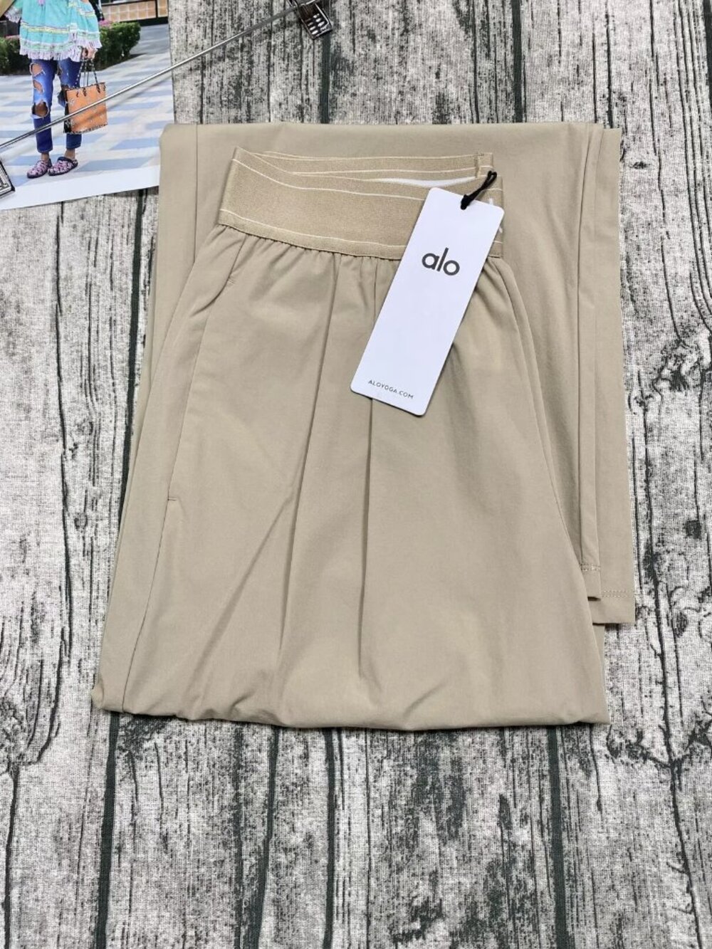 🍎ALO Yoga Suit Up Trouser Brand New Gravel Wide Leg🤩Regular 30" Inseam Length - Picture 7 of 8